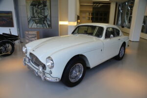 aston martin foto 02