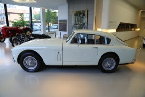 aston martin foto 03