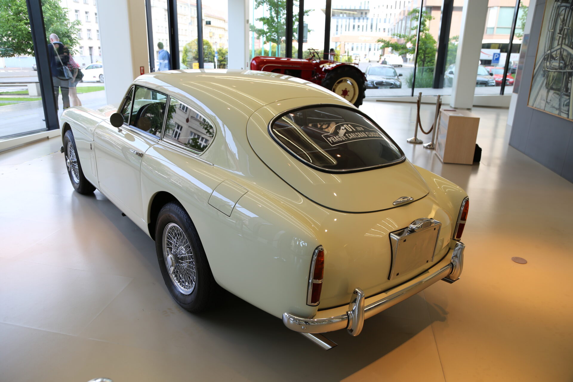 aston martin foto 04