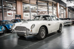 Aston Martin DB6