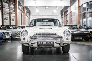 Aston Martin DB6