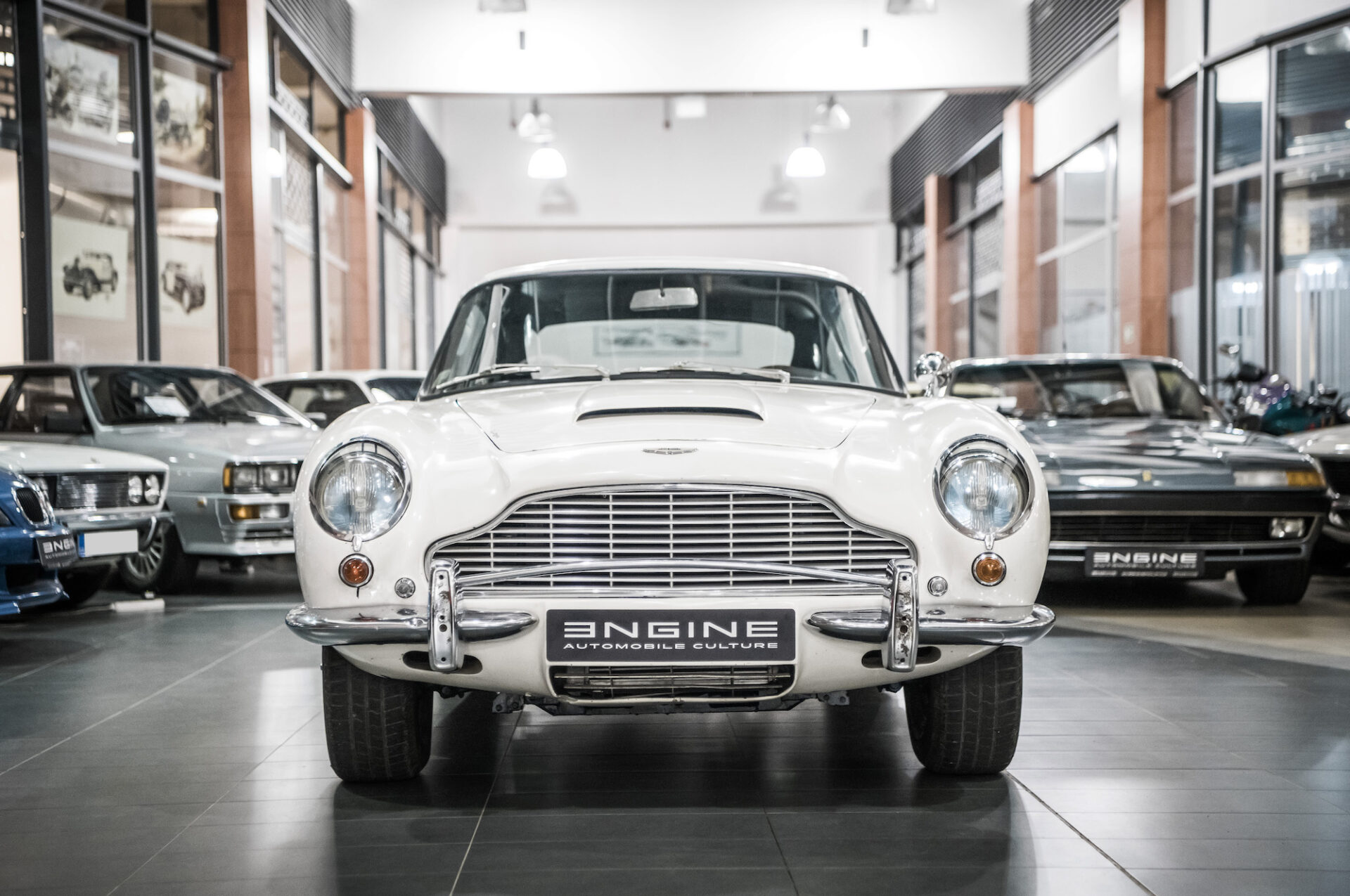 Aston Martin DB6