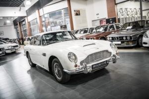 Aston Martin DB6