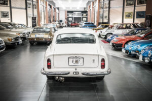 Aston Martin DB6