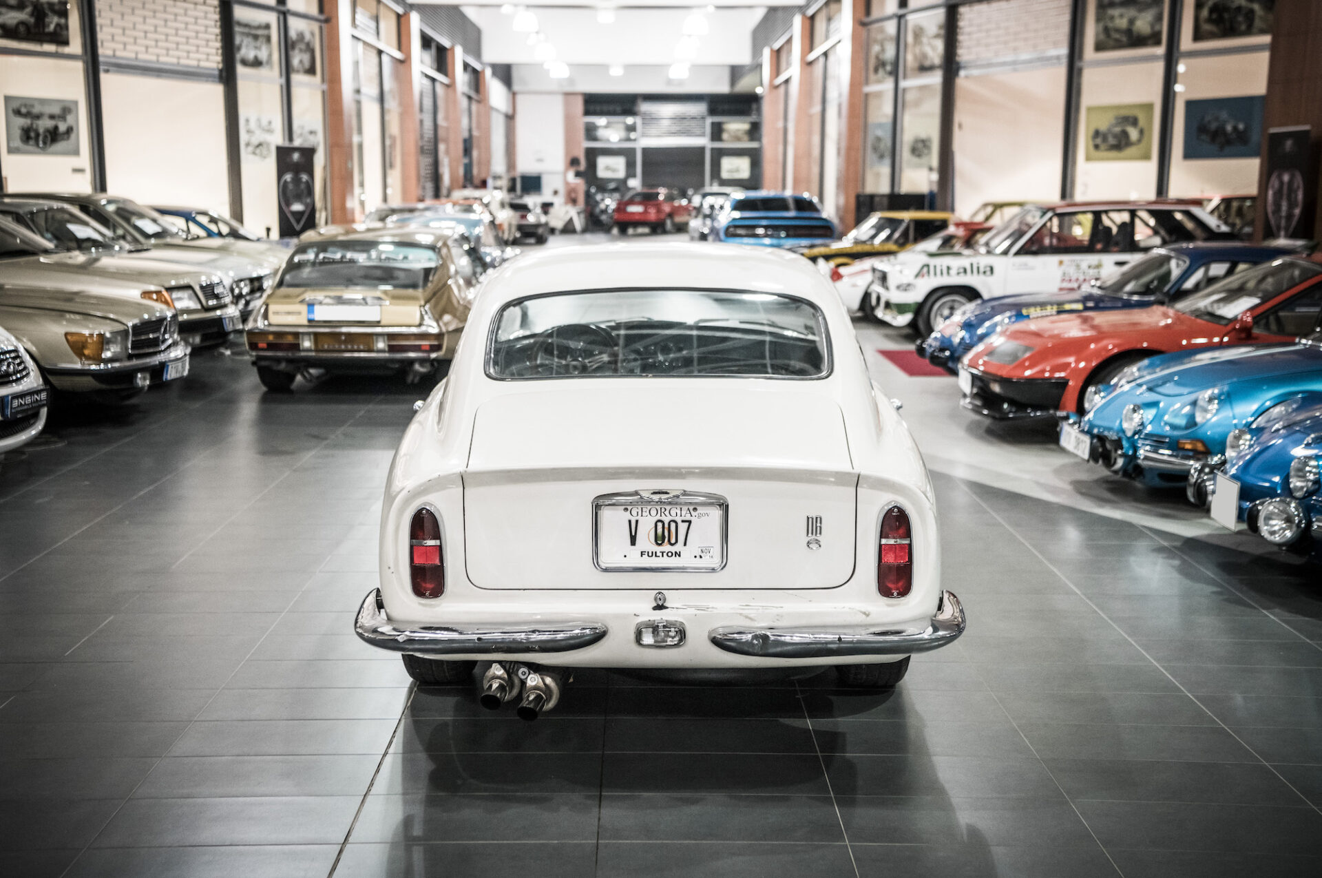 Aston Martin DB6