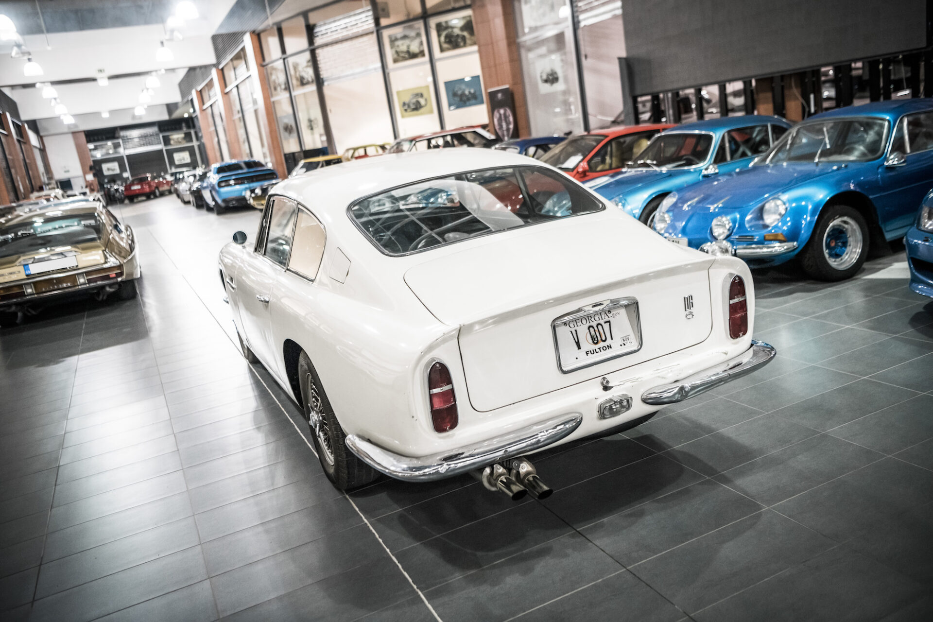 Aston Martin DB6