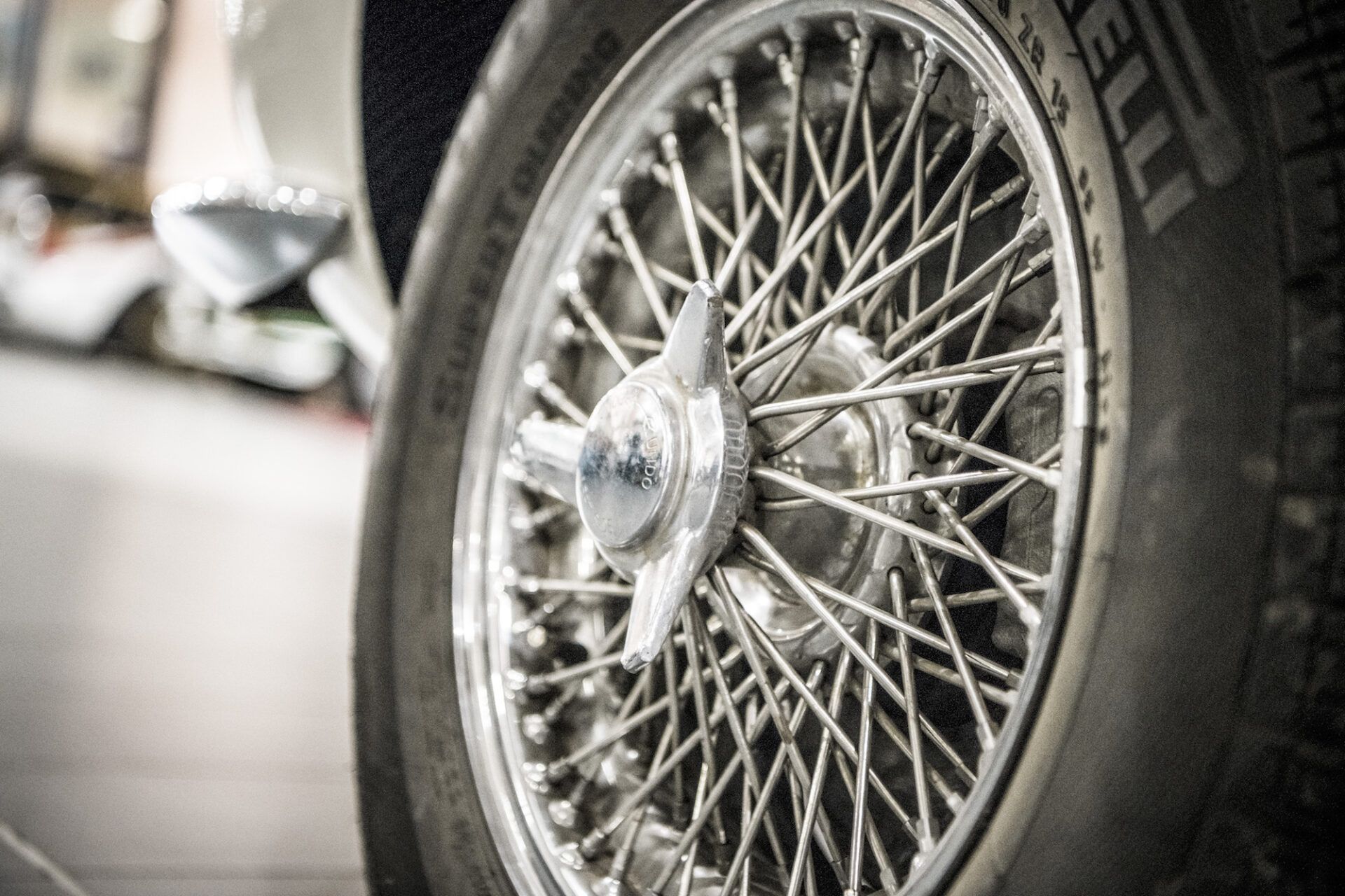 Aston Martin DB6